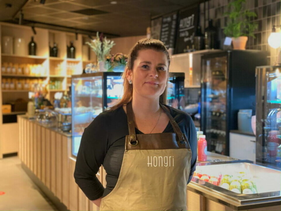 GIR SEG. - Det har vært helt fantastisk å bygge opp Hongri til å bli en populær restaurant på Rognan, men det har samtidig kostet krefter og utallige timer. Nå ønsker jeg å prioritere tiden min litt annerledes, sier Aina Olsen. GIR SEG. - Det har vært helt fantastisk å bygge opp Hongri til å bli en populær restaurant på Rognan, men det har samtidig kostet krefter og utallige timer. Nå ønsker jeg å prioritere tiden min litt annerledes, sier Aina Olsen. Foto: Hongri