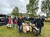 KJØRTE SKYTTELTRAFIKK. Raymond Olsen (t.v.) og Emil Skatvik fra Klungset leir var til stede med ni krigshistoriske kjøretøy på motordagen, og måtte kjøre fire ganger til Rognan for å få alt med seg. Alle foto: Eva S. Winther