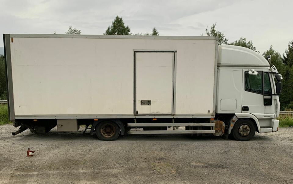 Dette er lastebilen politiet har lett etter og som de fant i Saltdal tirsdag ettermiddag. Dette er lastebilen politiet har lett etter og som de fant i Saltdal tirsdag ettermiddag. Foto: Politiet