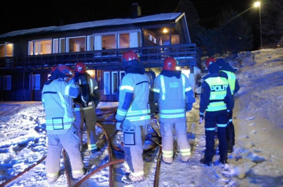 BRANN PÅ FAUSKE. Et par i 70-årene er sendt til legevakt etter et branntilløp på Finneid. BRANN PÅ FAUSKE. Et par i 70-årene er sendt til legevakt etter et branntilløp på Finneid. Foto: Stig Bjørnar Karlsen