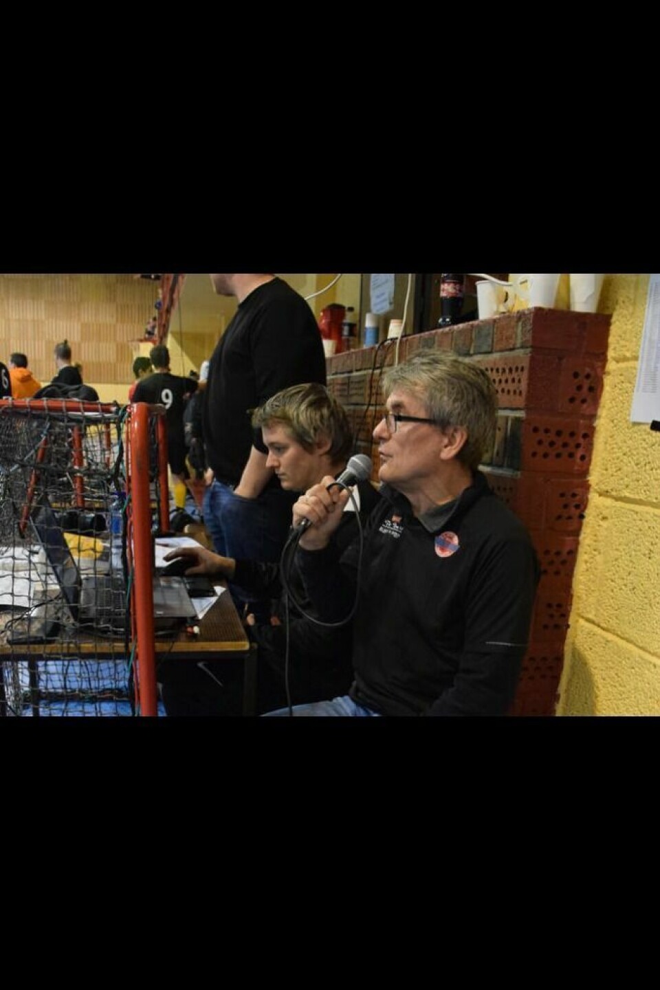 Oddbjørn Skarheim i IL Vinger var med i turneledelsen, og fungerte også som speaker. Oddbjørn Skarheim i IL Vinger var med i turneledelsen, og fungerte også som speaker. Foto: Eva S. Winther