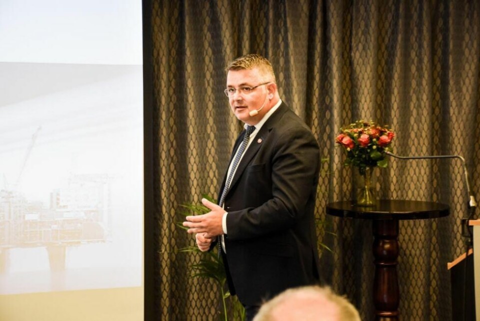 FRYKT IKKE. Olje- og energiminister Kjell Børge Freiberg, mener folk i Nord-Norge ikke skal frykte at det kommer moms på strømmen framover. FRYKT IKKE. Olje- og energiminister Kjell Børge Freiberg, mener folk i Nord-Norge ikke skal frykte at det kommer moms på strømmen framover. Foto: Tarjei Abelsen