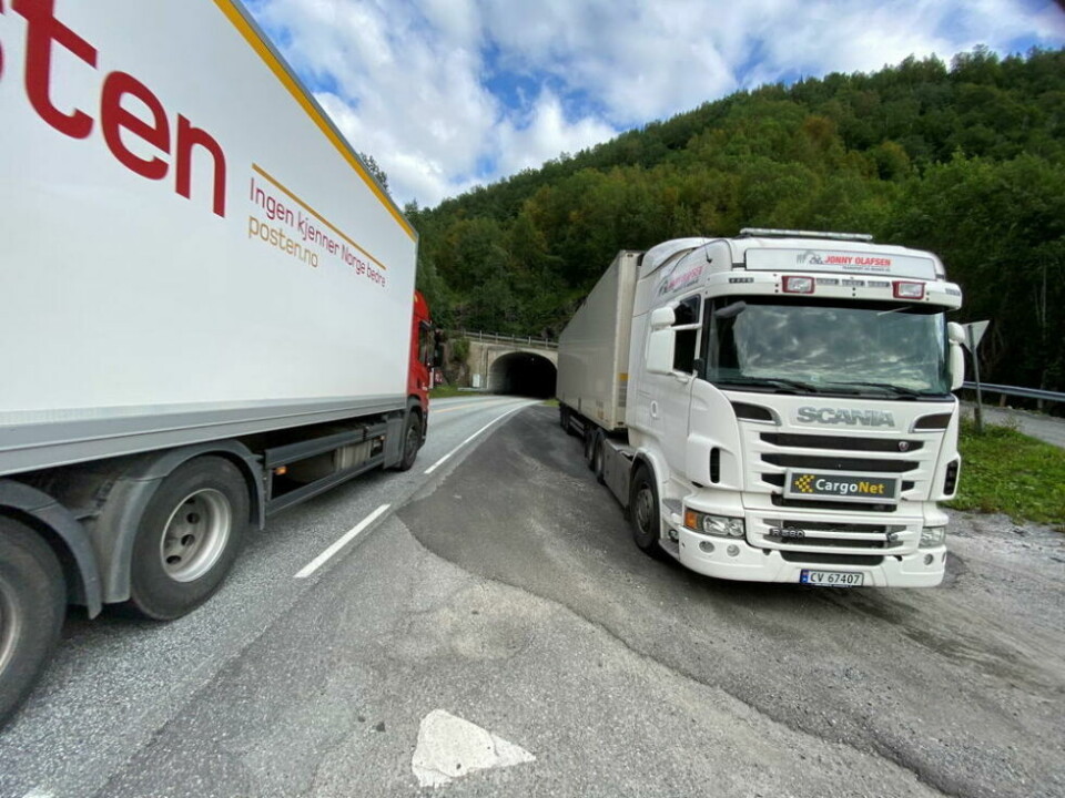 STOR TRAFIKK. Torsdag blir det en protestaksjon langs E6 gjennom Sørfold. Det er de som jobber med tungtransport langs veien som har sett seg lei på regjeringens handlingslammelse. STOR TRAFIKK. Torsdag blir det en protestaksjon langs E6 gjennom Sørfold. Det er de som jobber med tungtransport langs veien som har sett seg lei på regjeringens handlingslammelse. Foto: Kenneth Strømsvåg