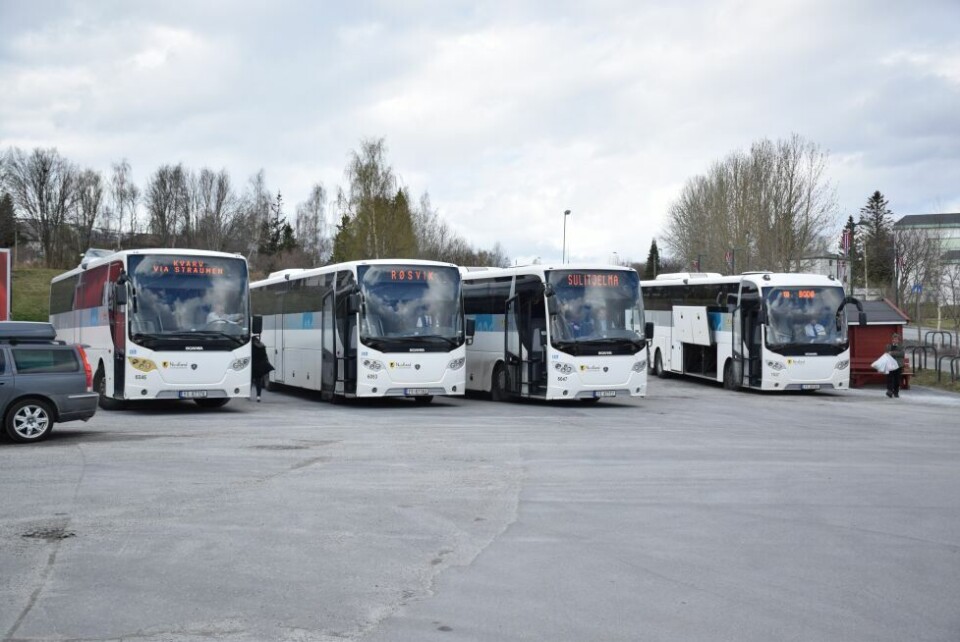 BUSSKUTT. Det er foreslått å kutte bussrute 18:571, som går fra Oppeid til Bodø. Dette protesterer blant annet Sørfold-politikerne mot. BUSSKUTT. Det er foreslått å kutte bussrute 18:571, som går fra Oppeid til Bodø. Dette protesterer blant annet Sørfold-politikerne mot. Foto: Ina Sand Solli