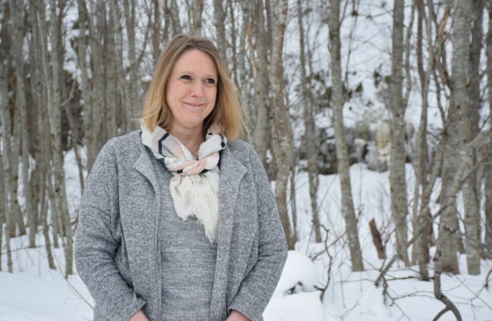 TRAVEL DAME. Beate Breivik er ny kirkeverge i Sørfold, og har travle dager med å sette seg inn i hva den nye jobben innebærer. På fritiden tar hun jegerprøven og er engasjert på flere områder. TRAVEL DAME. Beate Breivik er ny kirkeverge i Sørfold, og har travle dager med å sette seg inn i hva den nye jobben innebærer. På fritiden tar hun jegerprøven og er engasjert på flere områder. Foto: Eva S. Winther