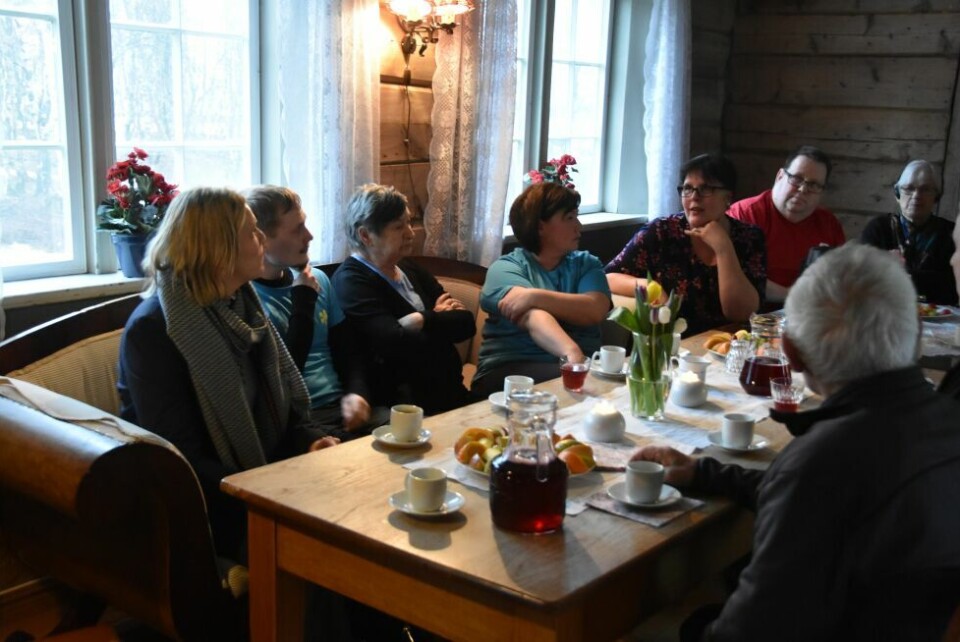 Her møter Listhaug både brukere, Gode Øyblikk-ansatte og Frp-medlemmer i Fauske. Her møter Listhaug både brukere, Gode Øyblikk-ansatte og Frp-medlemmer i Fauske. Foto: Sylvia Bredal