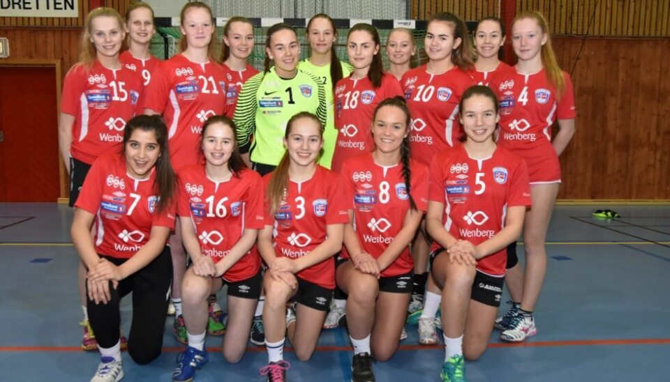 STOR GRUPPE. J16-laget til Valnesfjord fra i januar i fjor. STOR GRUPPE. J16-laget til Valnesfjord fra i januar i fjor. Foto: Victoria Finstad