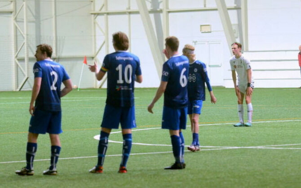 JUSTERE. Kristian Sletteng Johnsen, Petter Hansen Setså, Joakim Moen Lund og Sondre Nyland er fire av Sprints mest rutinerte spillere, men klarte ikke sammen med resten av laget å finne den riktige balansen mot Rana 2 i det som endte med tap 4-5 på søndag. JUSTERE. Kristian Sletteng Johnsen, Petter Hansen Setså, Joakim Moen Lund og Sondre Nyland er fire av Sprints mest rutinerte spillere, men klarte ikke sammen med resten av laget å finne den riktige balansen mot Rana 2 i det som endte med tap 4-5 på søndag. Foto: Espen Johansen