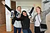 GIKK VIDERE. Jonas Gundersen (18) fra Bodø, Nastaran Haidari (17) fra Meløy og Lisa Johanne Hansen (18) fra Rognan greide seg til finalen da de deltok på Innovasjonscamp med Ung Entreprenørskap og Nordlandssykehuset. Foto: Victoria Finstad