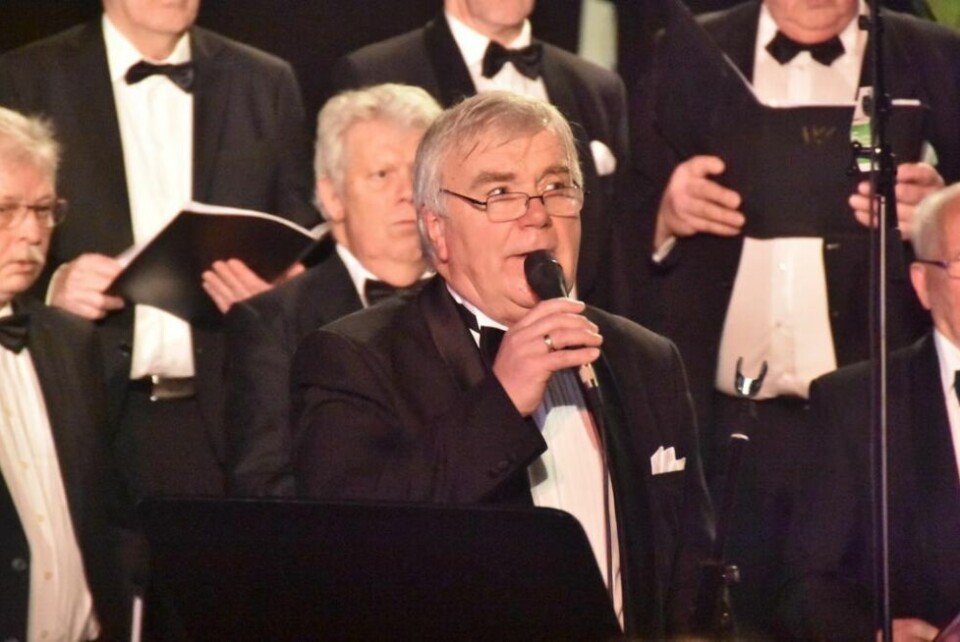 I FRONT. Hans Marius Alm trår ofte til som solist. Her er han i aksjon under en konsert i januar 2017. I FRONT. Hans Marius Alm trår ofte til som solist. Her er han i aksjon under en konsert i januar 2017. Foto: Sylvia Bredal