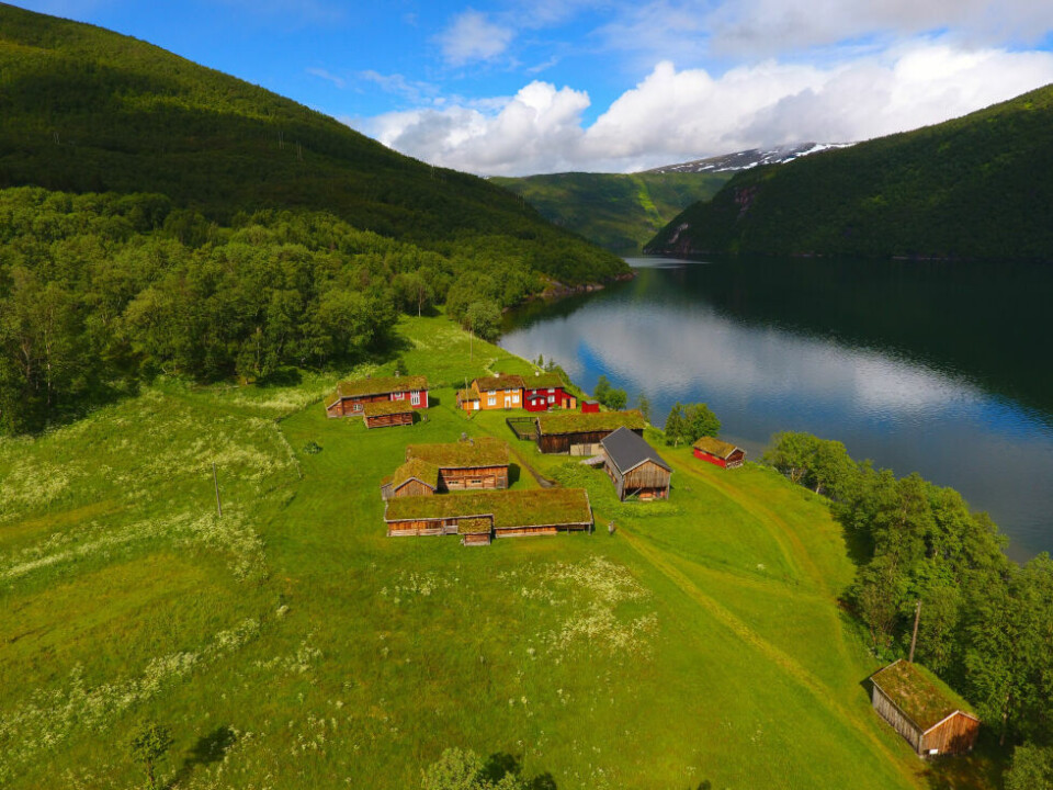 Sjønstå gård er det eneste fredede klyngetunet nord for Dovre og et av bare tre i Norge. Sjønstå gård er det eneste fredede klyngetunet nord for Dovre og et av bare tre i Norge. Foto: Espen Johansen