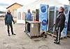 RIGGER FESTIVAL. Riggingen til Saltenbluesen er godt i gang, på tross av litt trøblete vindforhold. Fra venstre Wiggo Bjur, Ulf Flønes og Edd-Are Pedersen. Foto: Eva S. Winther
