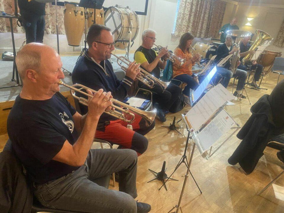 VIL HA MED FLERE. Ronny Borge, nummer to fra venstre, tar gjerne imot flere musikanter til SMK. VIL HA MED FLERE. Ronny Borge, nummer to fra venstre, tar gjerne imot flere musikanter til SMK. Foto: Linn N. Godtfredsen