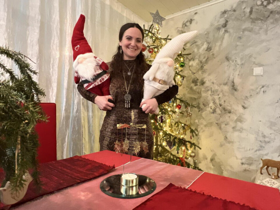 JULEKLAR. Veronika Rubaninska fra Slovakia har med seg flere tradisjoner fra hjemlandet når hun skal feire jul i Norge. En av de store tradisjonene er allerede godt kjent i Norge, nemlig Tre nøtter til Askepott. JULEKLAR. Veronika Rubaninska fra Slovakia har med seg flere tradisjoner fra hjemlandet når hun skal feire jul i Norge. En av de store tradisjonene er allerede godt kjent i Norge, nemlig Tre nøtter til Askepott. Foto: Espen Johansen