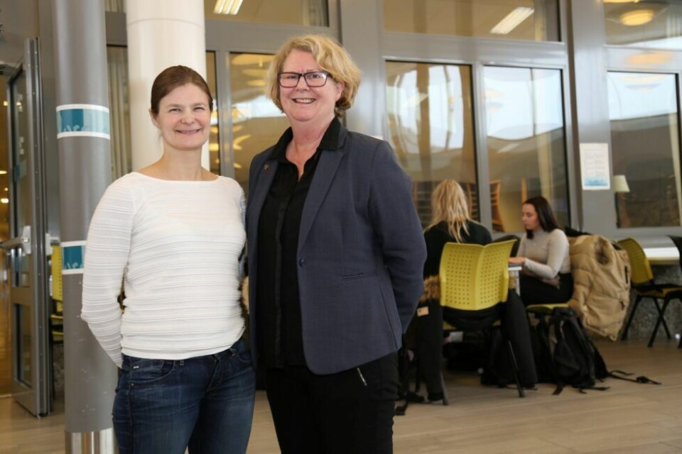 FORNØYDE. Lærer Marita Martinussen (t.v.) og rektor Ingunn Mikaelsen ved Fauske videregående skole er veldig fornøyde med at fraværet på skolen er gått drastisk ned. Begge foto: Bjørn L. OlsenSKEPTISKE. Aksel Lundberg (t.v.) og Maja Reiss er ikke helt fornøyde med den nye fraværsregelen som tredde i kraft dette skoleåret. FORNØYDE. Lærer Marita Martinussen (t.v.) og rektor Ingunn Mikaelsen ved Fauske videregående skole er veldig fornøyde med at fraværet på skolen er gått drastisk ned. Begge foto: Bjørn L. Olsen