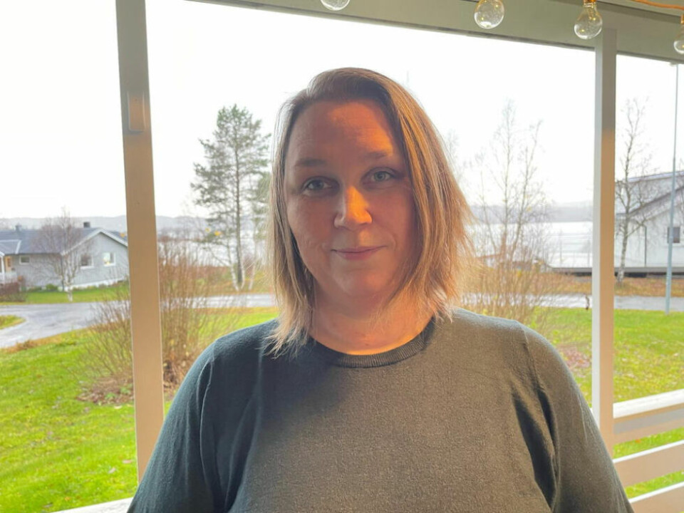 LEI AV Å VENTE. Mona Iren Wiik vet veldig godt hvordan tilstanden er på veiene mellom Megården og Mørsvikbotn i Sørfold. Nå har hun startet en underskriftsaksjon for å vise at det kreves handling. LEI AV Å VENTE. Mona Iren Wiik vet veldig godt hvordan tilstanden er på veiene mellom Megården og Mørsvikbotn i Sørfold. Nå har hun startet en underskriftsaksjon for å vise at det kreves handling. Foto: Privat