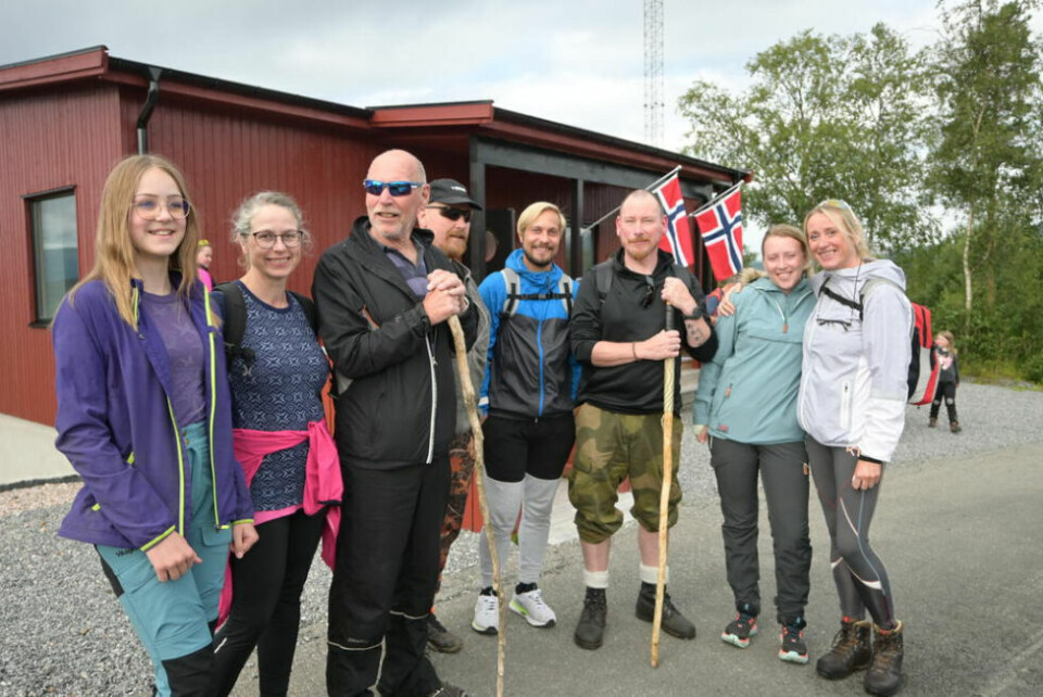 FAMILIETUR. Store deler av Storstein-familien var med på årets marsj. (f.h.) Lise Melvik Storstein, Mia Nikoline D. Oslen, Stein Inge Storstein, Joakim Storstein Skagen, Mikael Storstein, Hans Peder (Høvdingen) Storstein, Nina Storstein og Emma Storstein. FAMILIETUR. Store deler av Storstein-familien var med på årets marsj. (f.h.) Lise Melvik Storstein, Mia Nikoline D. Oslen, Stein Inge Storstein, Joakim Storstein Skagen, Mikael Storstein, Hans Peder (Høvdingen) Storstein, Nina Storstein og Emma Storstein. Foto: Alle foto: Øyvind Finnevolden