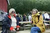 HYGGET SEG PÅ VANDRING. Blant publikum møtte vi på Ilvi Busch (t.v) og Greta Kristoffersen som var imponert over Kjelvikspillet. Foto: Andreas Vestvann Johnsen