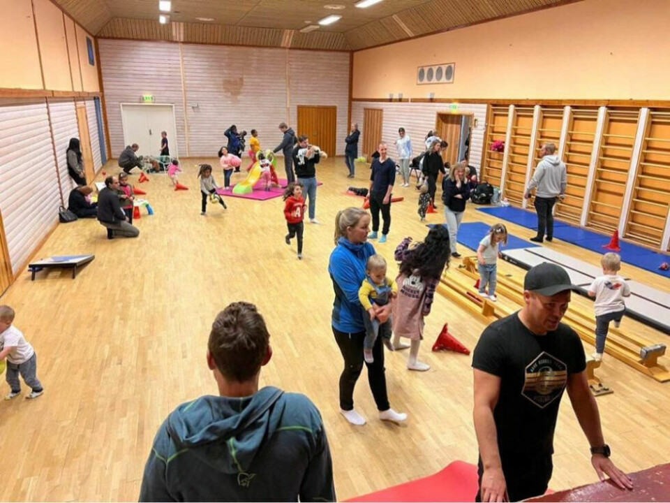 FULL AKTIVITET. Om lag 80 barn og voksne møtte opp. FULL AKTIVITET. Om lag 80 barn og voksne møtte opp. Foto: Martine Eidissen Nymo