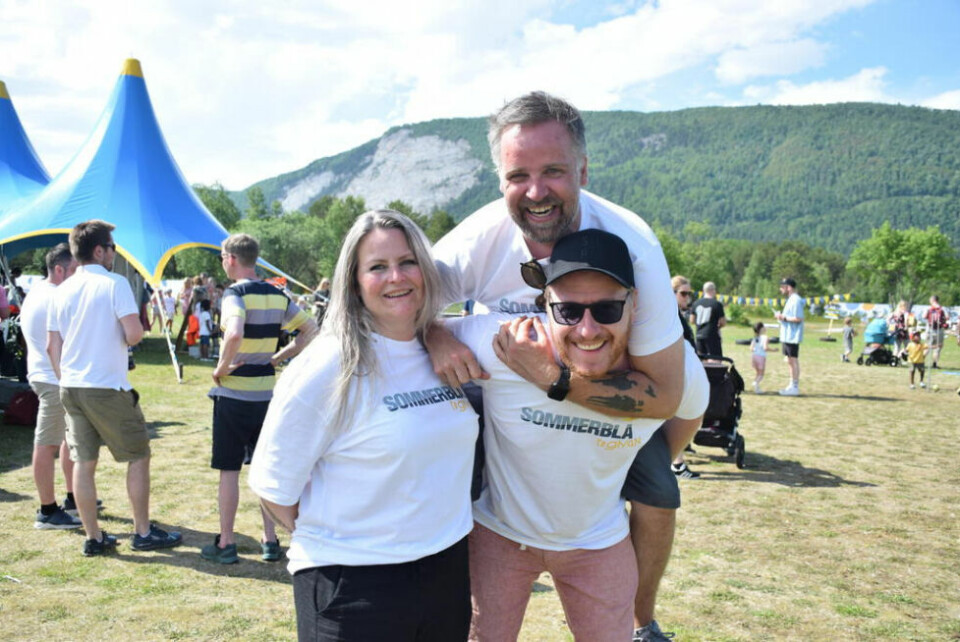 BARE STORE SMIL. Guri Ramsvik, Øivind Holthe og Stian André Olsen står i bresjen for barnefestivalen Sommerblå. BARE STORE SMIL. Guri Ramsvik, Øivind Holthe og Stian André Olsen står i bresjen for barnefestivalen Sommerblå. Foto: Eva S. Winther