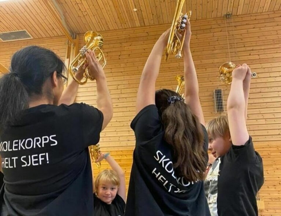 HELT SJEF. Fauske skolekorps arrangerer sommeraktivitet der barn kan lære å spille et korpsinstrument. - Helt sjef, mener ungene. HELT SJEF. Fauske skolekorps arrangerer sommeraktivitet der barn kan lære å spille et korpsinstrument. - Helt sjef, mener ungene. Foto: Line Kristiansen