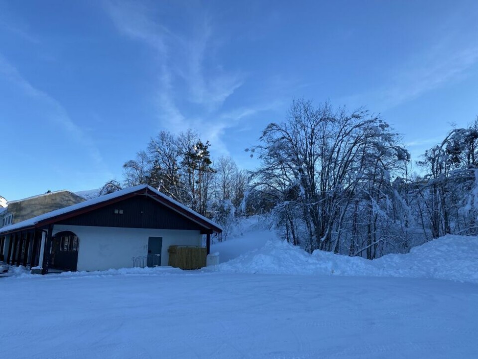 SENTRALT. Her i Straumen sentrum, i området i høyre bakkant er det planlagt å bygge rus- og psykiatriboliger. Det er rus- og psykiatritjenesten selv som anser dette som den meste egnede tomta. SENTRALT. Her i Straumen sentrum, i området i høyre bakkant er det planlagt å bygge rus- og psykiatriboliger. Det er rus- og psykiatritjenesten selv som anser dette som den meste egnede tomta. Foto: Eva S. Winther