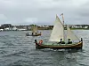 FART. Deltakerne på lørdagens regatta i Bodø havn fikk tips om hvordan de skulle bruke seilene for å få strøst mulig fart på båtene. Foto: Kai Linde