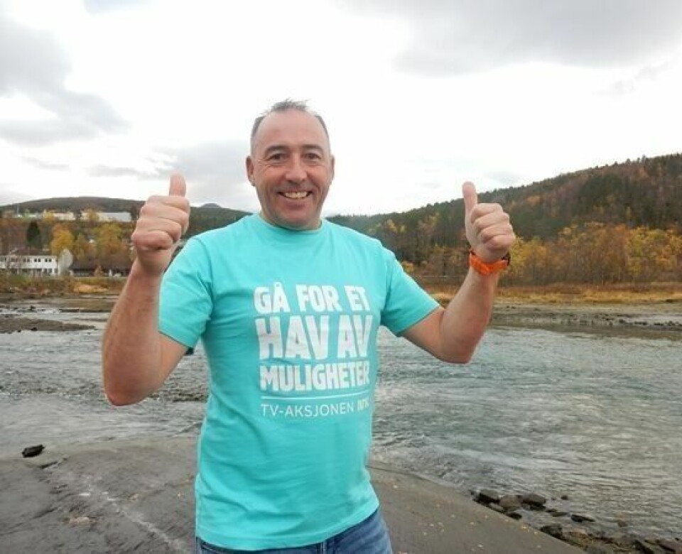 GIVERGLEDE. Leder for TV-aksjonen i Sørfold kommune, varaordfører Sten Robert Hansen kan gjerne vise tommel opp etter årets innsamlingsresultat. GIVERGLEDE. Leder for TV-aksjonen i Sørfold kommune, varaordfører Sten Robert Hansen kan gjerne vise tommel opp etter årets innsamlingsresultat. Foto: Sørfold kommune