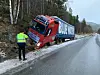 HINDRING. Sjåføren på denne traileren har opplevd hvilken hindring E6 mellom Borkamo og Sørelva kan være for varetransport. Foto: Frank Øvrewall