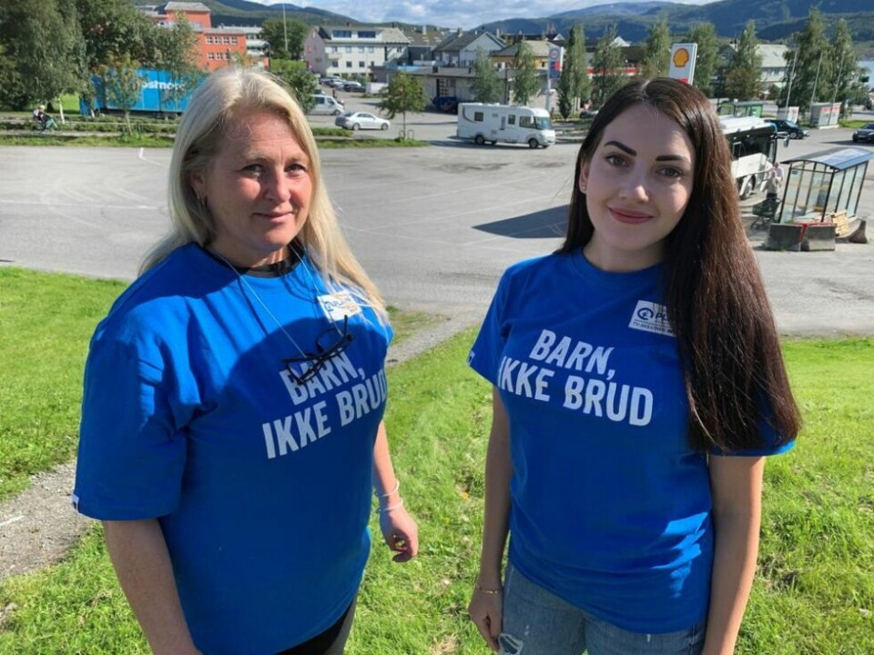 ENGASJERT. Gro-Anita Olsen (t.v.) og Kassandra Petsas ønsker at frivillige melder seg til årets TV-aksjon, og at både bedrifter, skoler og barnehager engasjerer seg. - Vi trenger mange hender og vil at folk skal kontakte oss, sier de. ENGASJERT. Gro-Anita Olsen (t.v.) og Kassandra Petsas ønsker at frivillige melder seg til årets TV-aksjon, og at både bedrifter, skoler og barnehager engasjerer seg. - Vi trenger mange hender og vil at folk skal kontakte oss, sier de. Foto: Frank Øvrewall
