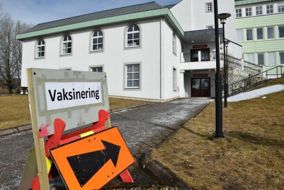 TILBAKE IGJEN. I begynnelsen var all vaksinering på Fauske i kommunestyresalen. nå flyttes vaksineringen tilbake fra idrettshallen på Fauske. TILBAKE IGJEN. I begynnelsen var all vaksinering på Fauske i kommunestyresalen. nå flyttes vaksineringen tilbake fra idrettshallen på Fauske. Foto: Lise Ailin Rosvoll Berntzen