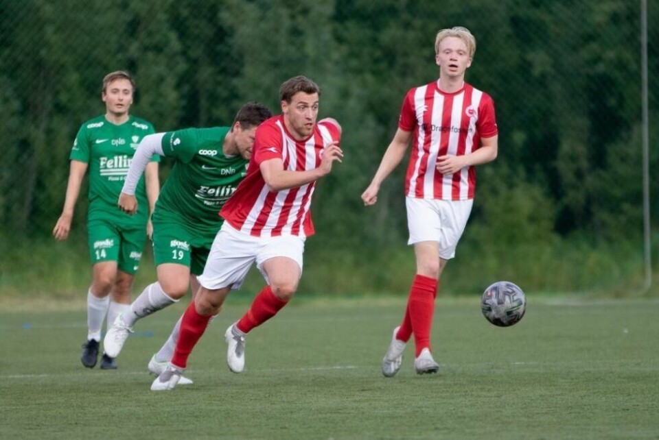 VANT. Tobias Testad (til høyre) scoret to da FKSK slo Røst 3-0. VANT. Tobias Testad (til høyre) scoret to da FKSK slo Røst 3-0. Foto: Tommy Pettersen