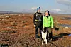 UTE. Monika Sande trives på tur i fjellet med mannen Kjetil Christoffersen og hunden. Foto: Lars Olav Handeland