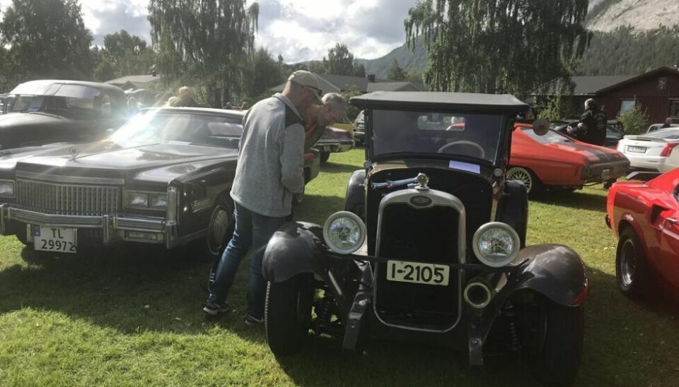 AMERIKANSK SNERT. Jo da, det blir en smak av amerikanske biler også i år. Kraneparken er stedet og Saltdal Am-Car klubb stiller opp. AMERIKANSK SNERT. Jo da, det blir en smak av amerikanske biler også i år. Kraneparken er stedet og Saltdal Am-Car klubb stiller opp. Foto: Sylvia Bredal
