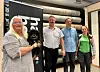 Feiring. Nico farvehandel feirer 75 års jubileum i høst. Eierne Monika og Sten lover både kake, konkurranse og gode tilbud under feiringen. (f.v.) Monika Israelsen med den firbeinte humørsprederen Elias på armen og Sten Yttervik sammen med butikkansatte Bjørn Vidar Kvæl og Mariell Brochs. Foto: Lise Ailin Rosvoll Berntzen