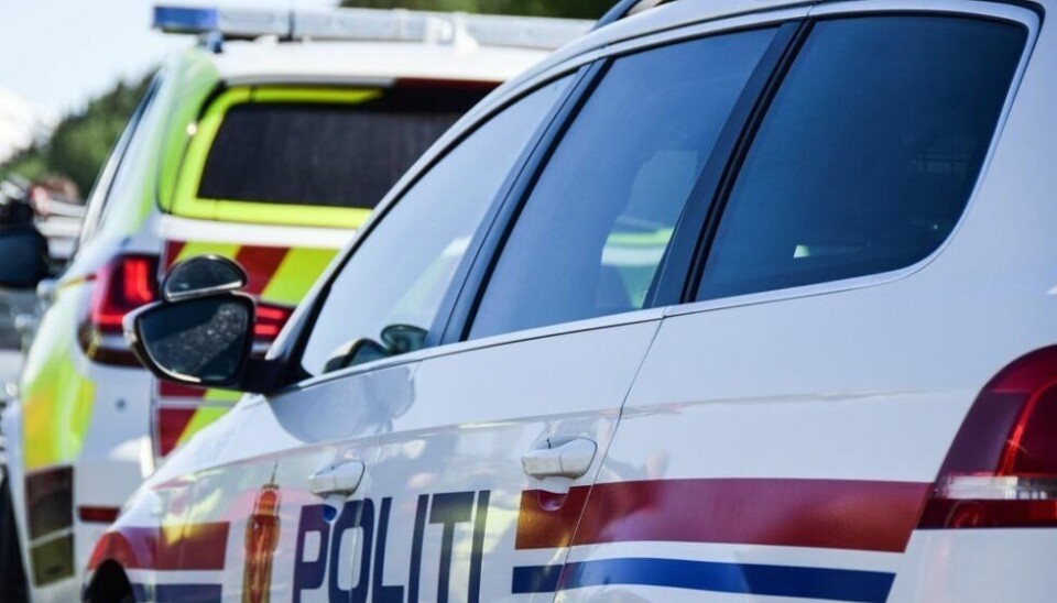 PARKERT. Politiets tjenestebiler har fått stå i natt. I alle fall de i Salten. PARKERT. Politiets tjenestebiler har fått stå i natt. I alle fall de i Salten. Foto: Tarjei Abelsen