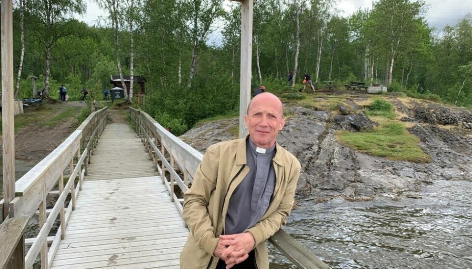 GUDSTJENESTE. På berget i bakgrunnen skal sokneprest Dirk Gieselmann holde gudstjeneste kommende søndag, 27. august. GUDSTJENESTE. På berget i bakgrunnen skal sokneprest Dirk Gieselmann holde gudstjeneste kommende søndag, 27. august.
