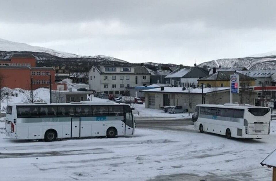 UNNGÅ REISER. For å hjelpe Bodø med å slå ned utbruddet oppfordres det til færrest mulig reiser til Bodø. Tar du buss eller tog anbefales bruk av munnbind. UNNGÅ REISER. For å hjelpe Bodø med å slå ned utbruddet oppfordres det til færrest mulig reiser til Bodø. Tar du buss eller tog anbefales bruk av munnbind. Foto: Sylvia Bredal