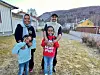 TRIVES PÅ ROGNAN. Ali Hussein, Imira Hassan og døtrene Noor Hussein (9) og Noon Hussein (5) har det veldig godt hjemme i Sandbakkveien på Rognan. - Her skal vi bo for alltid, sier de i kor. Foto: Helge Simonsen