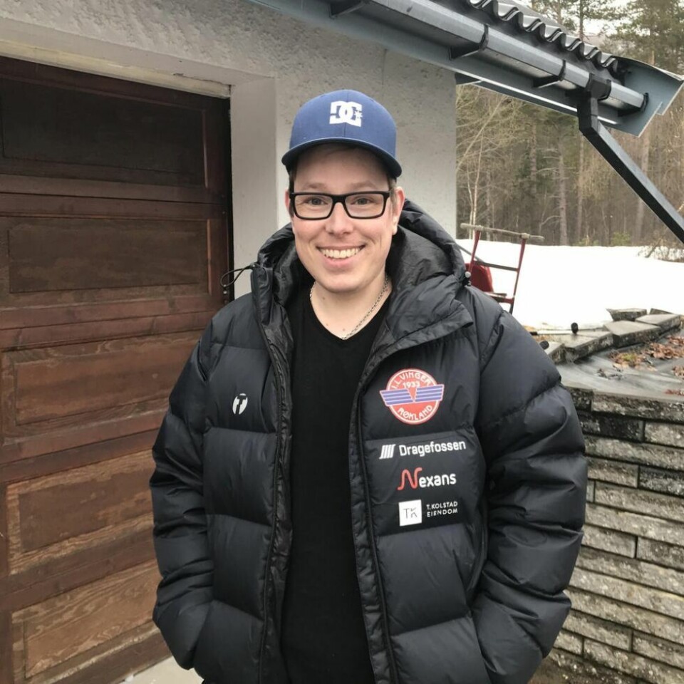 FORNØYD. Robert S. Bentsen i IL Vinger er storfornøyd med at idrettslaget har fått kjøpt seg tråkkemaskin. FORNØYD. Robert S. Bentsen i IL Vinger er storfornøyd med at idrettslaget har fått kjøpt seg tråkkemaskin. Foto: IL Vinger