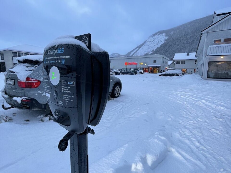 LADESTASJON. Å etablere hurtigladere til elbil i Rognan sentrum, er en god idé. LADESTASJON. Å etablere hurtigladere til elbil i Rognan sentrum, er en god idé. Foto: Helge Simonsen