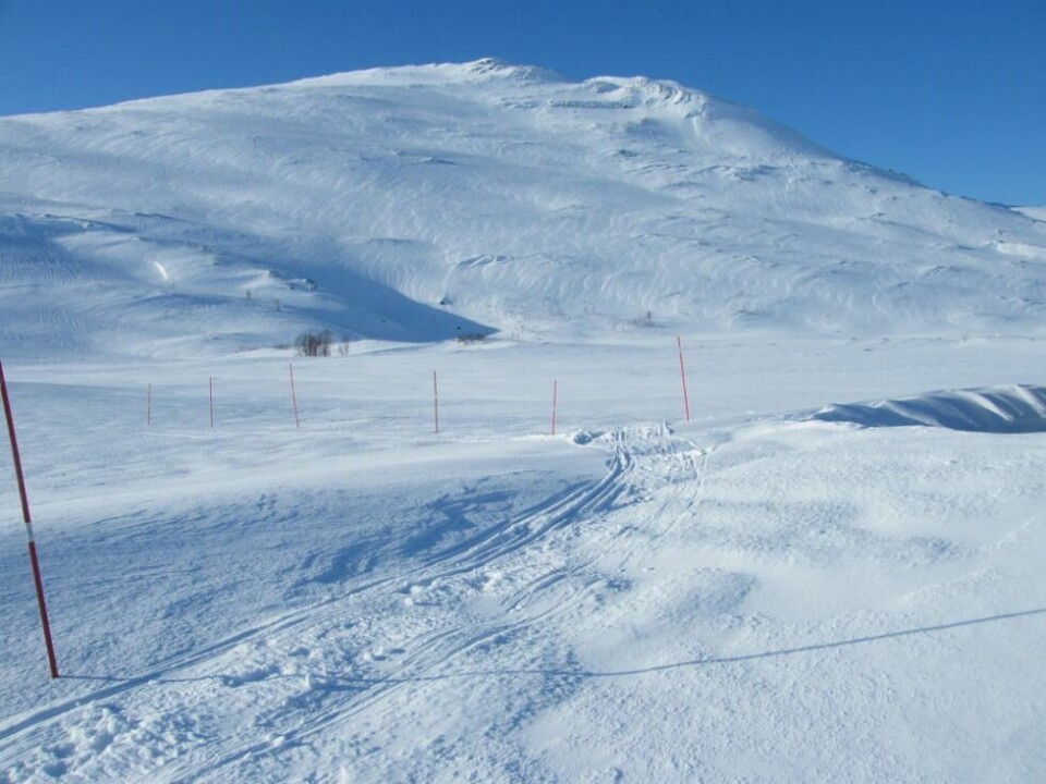 KVALVATNET. Å pumpe vatn her fra Kvalvatnet som kan renne nedover dalen, kan bidra til økt tilsig i vannverket til Beiarn kommune. KVALVATNET. Å pumpe vatn her fra Kvalvatnet som kan renne nedover dalen, kan bidra til økt tilsig i vannverket til Beiarn kommune. Foto: Jan Steen