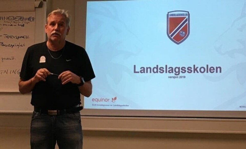 VANSKELIG. Frank Aas i Nordland fotballkrets planlegger en sesong som man foreløpig ikke vet så mye om hvordan vil bli. - Vi håper det normaliserer seg og at fotballen kan avvikles som normalt, sier han. VANSKELIG. Frank Aas i Nordland fotballkrets planlegger en sesong som man foreløpig ikke vet så mye om hvordan vil bli. - Vi håper det normaliserer seg og at fotballen kan avvikles som normalt, sier han. Foto: Fauske/Sprint