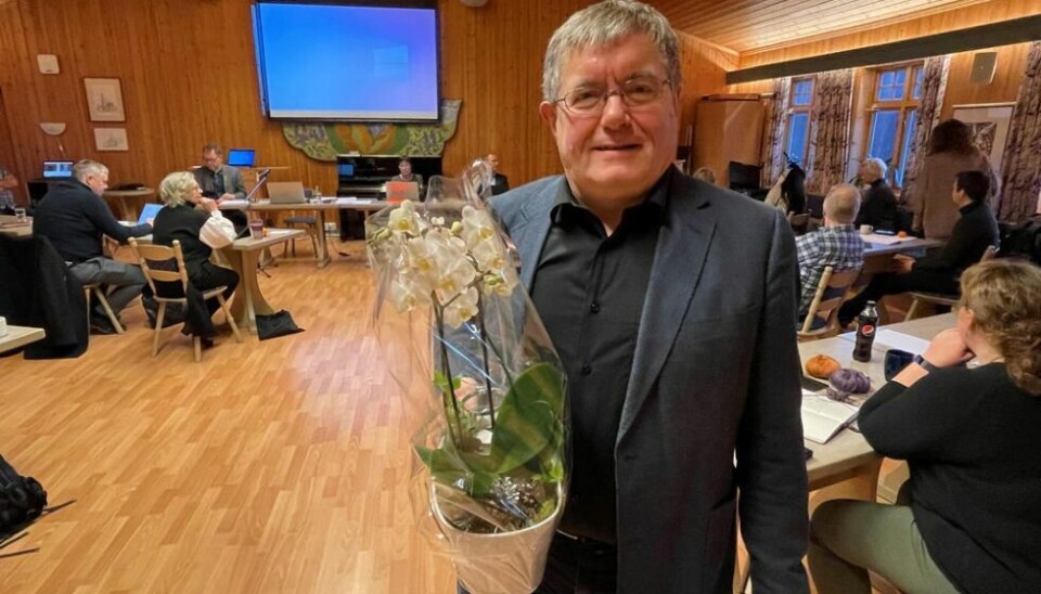 STOLT. Det var en fornøyd Arve Albrigtsen som takket for den ærefulle utnevnelsen som vinner av frivillighetsprisen i Saltdal. STOLT. Det var en fornøyd Arve Albrigtsen som takket for den ærefulle utnevnelsen som vinner av frivillighetsprisen i Saltdal. Foto: Helge Simonsen