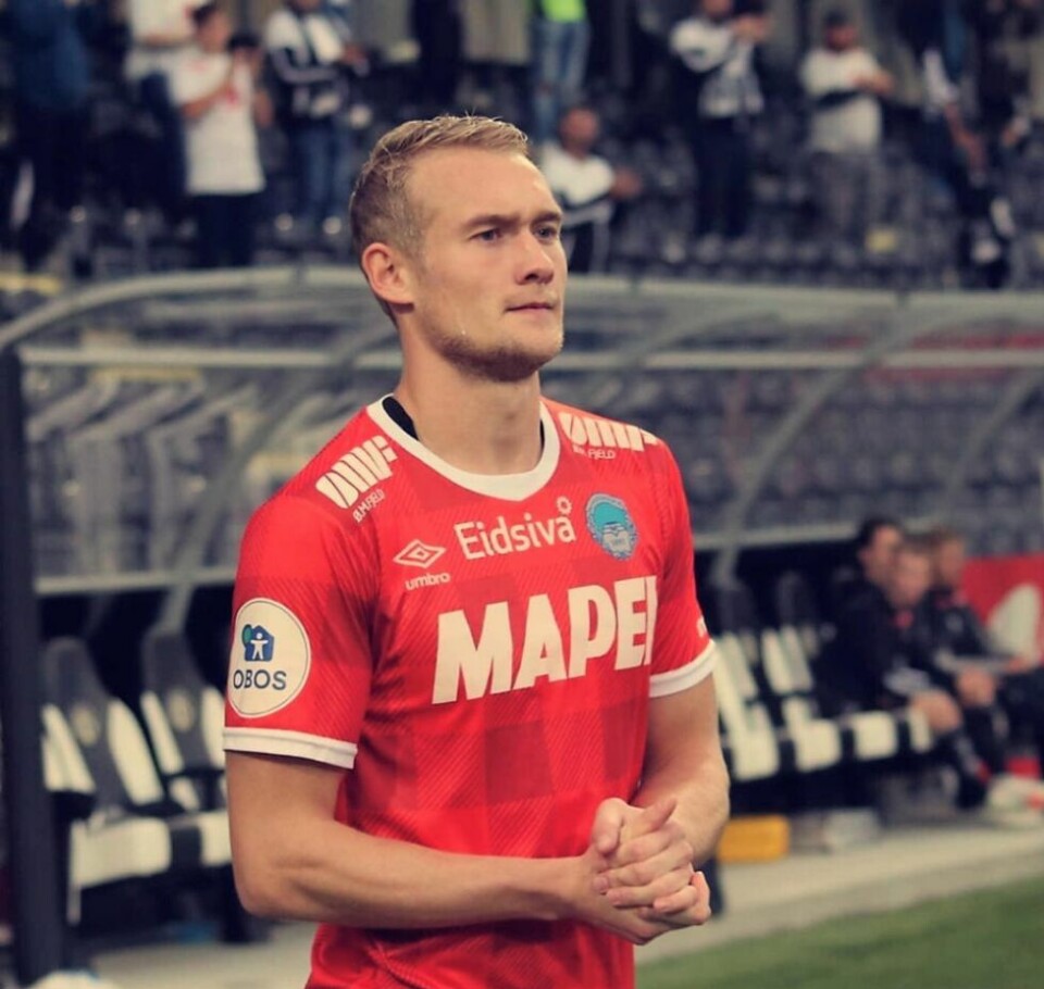 NEDRYKK. Det kan bli 2.divisjonsspill på Per Magnus Steiring neste år dersom han velger å fortsette i Kongsvinger etter mandagens nedrykk. NEDRYKK. Det kan bli 2.divisjonsspill på Per Magnus Steiring neste år dersom han velger å fortsette i Kongsvinger etter mandagens nedrykk. Foto: Svein Halvor Moe