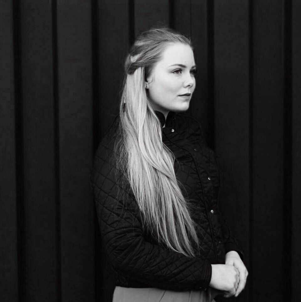 NY LÅT. Hanne Engan har vært i studio og spilt inn en sang hun har jobbet med siden ideen kom i 2017. - Det er definitivt mer pop-orientert enn det jeg har gjort før, men jeg liker den, sier hun. NY LÅT. Hanne Engan har vært i studio og spilt inn en sang hun har jobbet med siden ideen kom i 2017. - Det er definitivt mer pop-orientert enn det jeg har gjort før, men jeg liker den, sier hun. Foto: privat