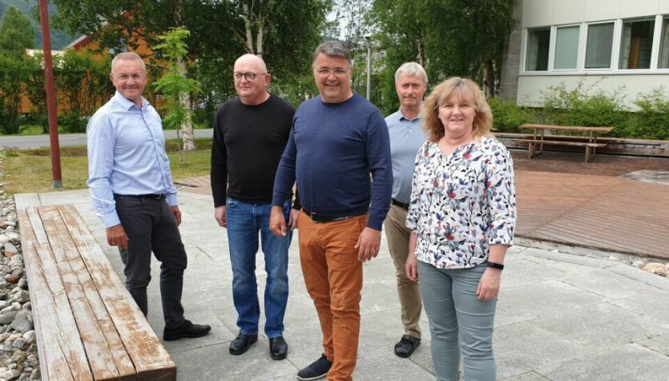 Stortingsrepresentant Kjell -Børge Freiberg(i midten) møtte toppledelsen i Beiarn under sitt besøk tidligere i sommer. Her sammen med rådmann Ole Petter Nybakk, næringssjef Bjørnar Brendmo, økonomisjef Geir Arne Solbakk og ordfører Monika Sande(Sp). Stortingsrepresentant Kjell -Børge Freiberg(i midten) møtte toppledelsen i Beiarn under sitt besøk tidligere i sommer. Her sammen med rådmann Ole Petter Nybakk, næringssjef Bjørnar Brendmo, økonomisjef Geir Arne Solbakk og ordfører Monika Sande(Sp). Foto: Frp