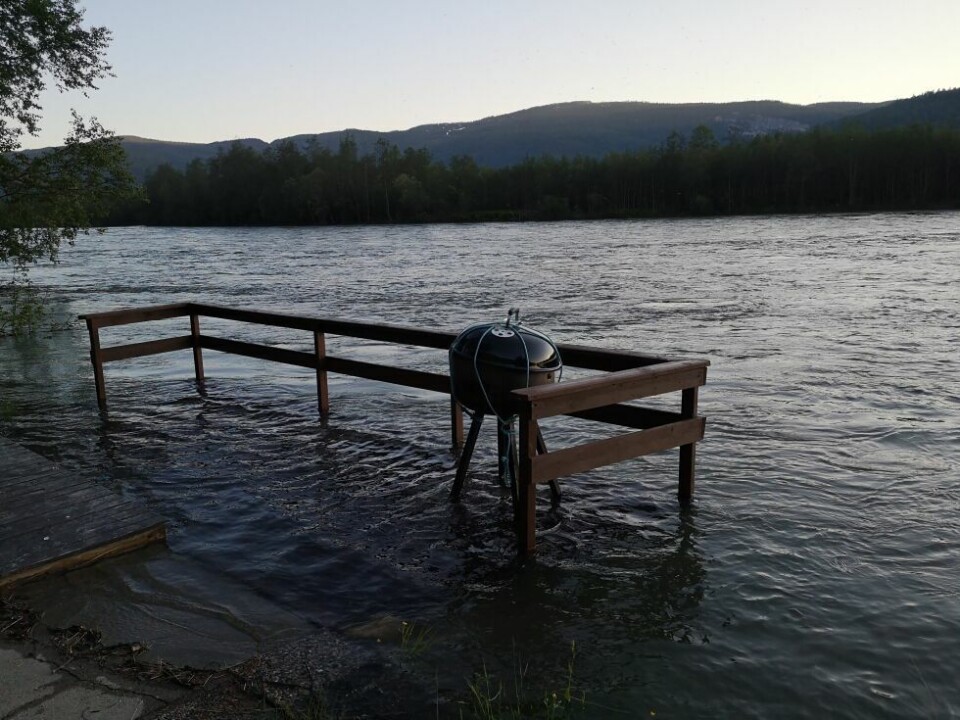 Vannstanden i Saltdalselva var på sitt høyeste mandag kveld. Nå er flomfaren redusert til gult nivå. Vannstanden i Saltdalselva var på sitt høyeste mandag kveld. Nå er flomfaren redusert til gult nivå. Foto: Robert Jentoft