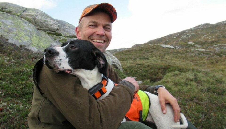 VIKTIG SAMARBEID. Forskerkollega og prosjektleder i Statskog, Jo Inge Breisjøberget, forteller at han er glad for at Statskog kan spille en viktig rolle i utvikling av bærekraftig høsting.