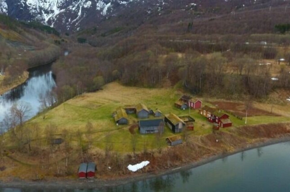 PENGER. Stiftelsen Sjønstå gård har pengeproblemer og ber Fauske kommune om et ekstraordinært tilskudd på 50.000 kroner. PENGER. Stiftelsen Sjønstå gård har pengeproblemer og ber Fauske kommune om et ekstraordinært tilskudd på 50.000 kroner. Foto: Espen Johansen